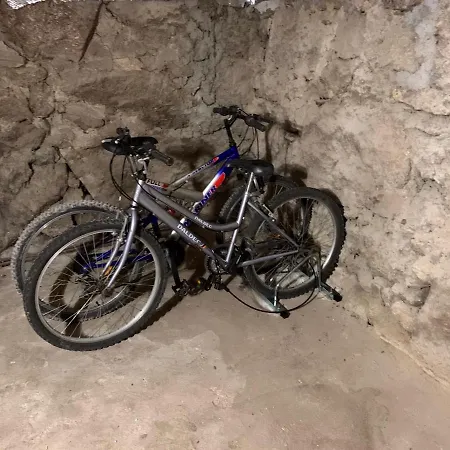 Casa Do Penedo - Um Segredo Na Serra Da Estrela